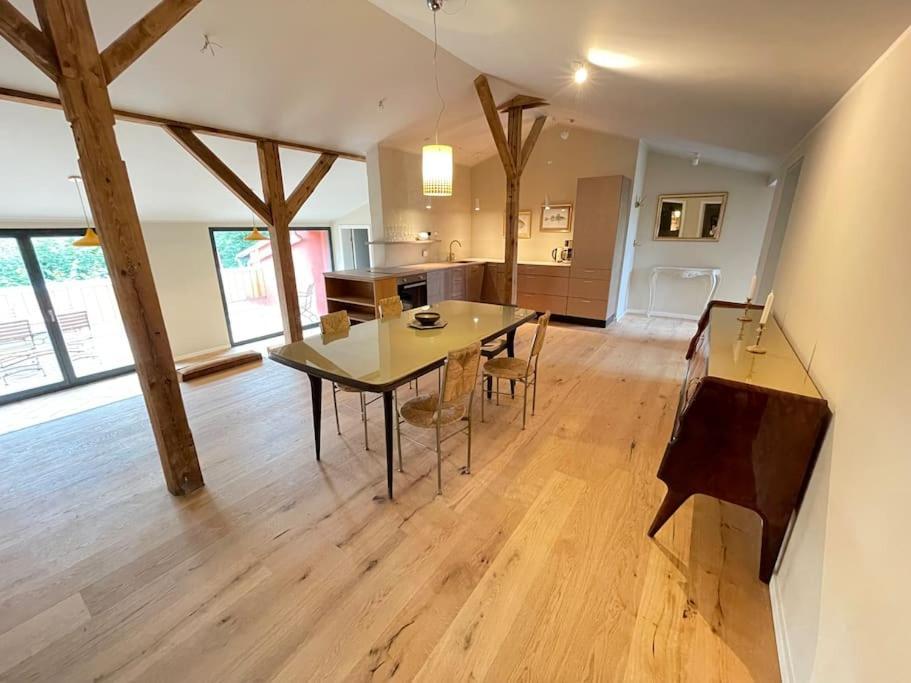 Grosse Wohnung Mit Loggia Templin Exterior foto