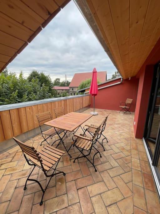Grosse Wohnung Mit Loggia Templin Exterior foto