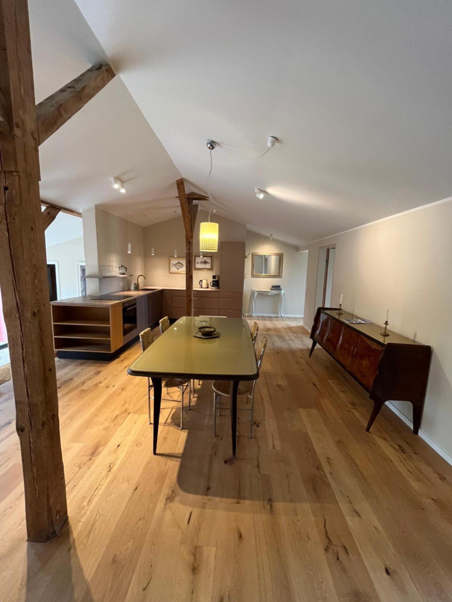 Grosse Wohnung Mit Loggia Templin Exterior foto