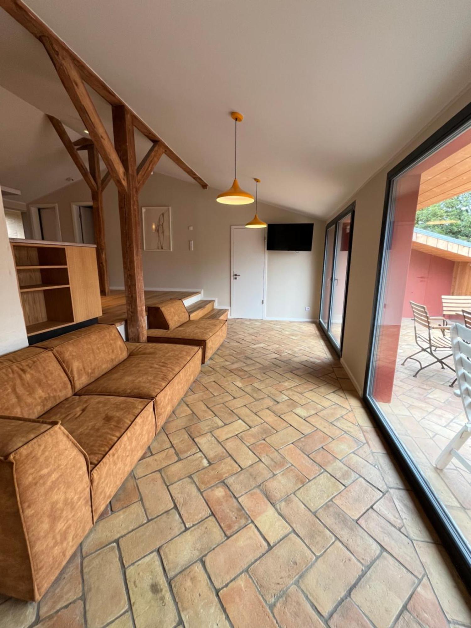 Grosse Wohnung Mit Loggia Templin Exterior foto